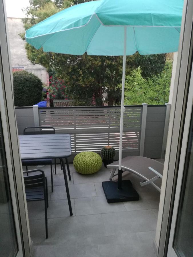 Suite Oisivete Avec Terrasse Vue Sur Patio Et Clim Montpellier Kültér fotó